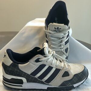 Adidas Men's Creme and Blue Sneakers ZX750 Men 9 / Women 10.5 PreOwned - Good